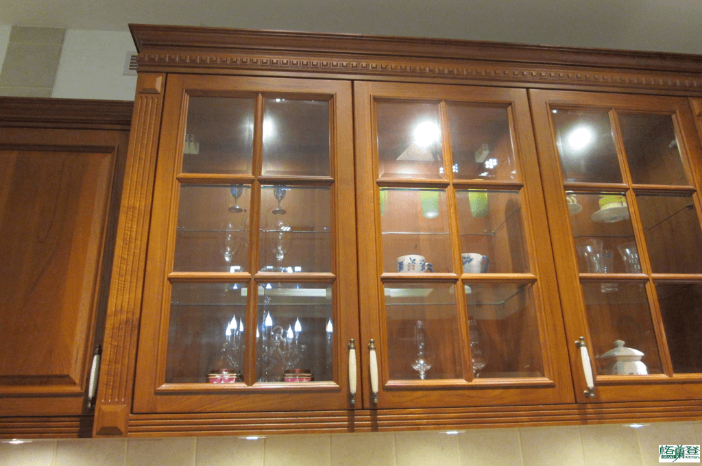 格蘭登廚具 古典實木系列 柚木 新竹作品 格子鑲嵌玻璃櫥們